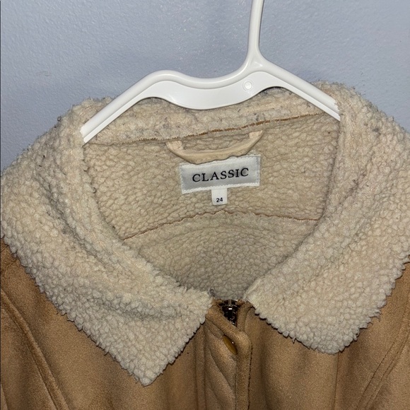 Women’s Tan Shearling Jacket - Picture 3 of 9